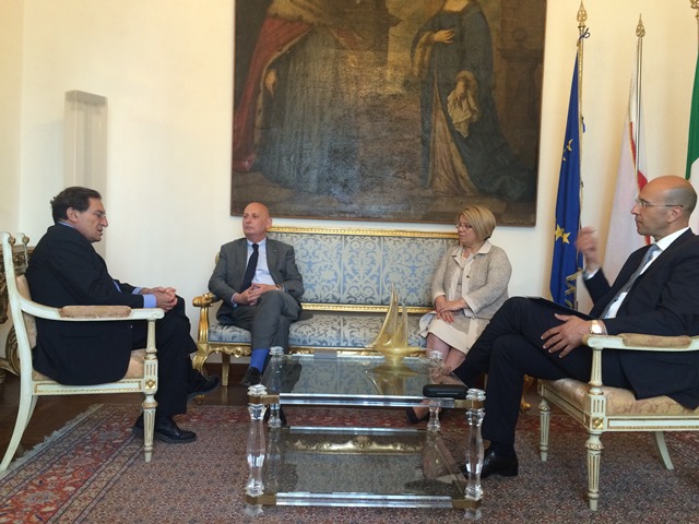 Spotkanie z gubernatorem Rosario Crocetta (z lewej). Fot. A. Wawrzyniak/Ambasada RP w Rzymie